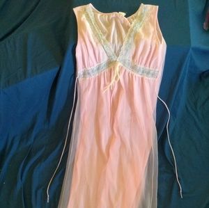 VINTAGE Deena Nightgown Size S